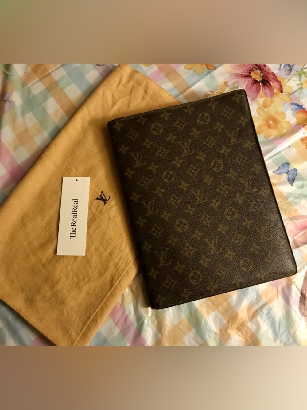 🤗 SOLD 👏🏻👏🏻👏🏻 Louis Vuitton A4 Portfolio Agenda